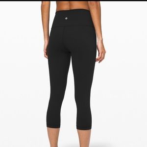 Lululemon high rise luxtreme 21”